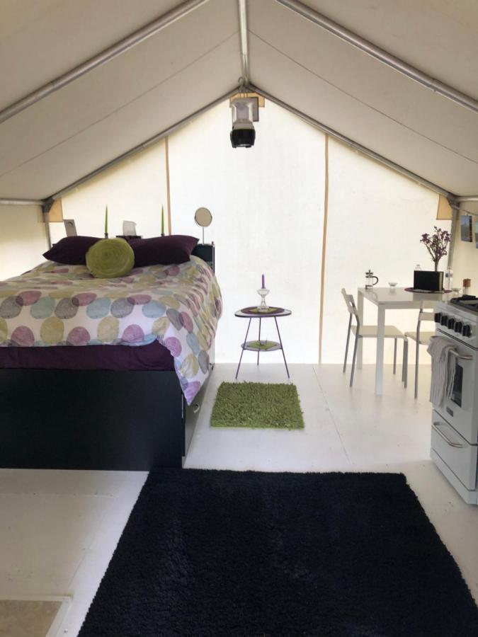 Hotel Vines And Puppies Glamping Hideaway à Jade City Extérieur photo