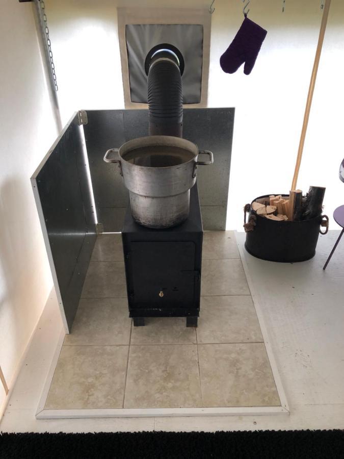 Hotel Vines And Puppies Glamping Hideaway à Jade City Extérieur photo