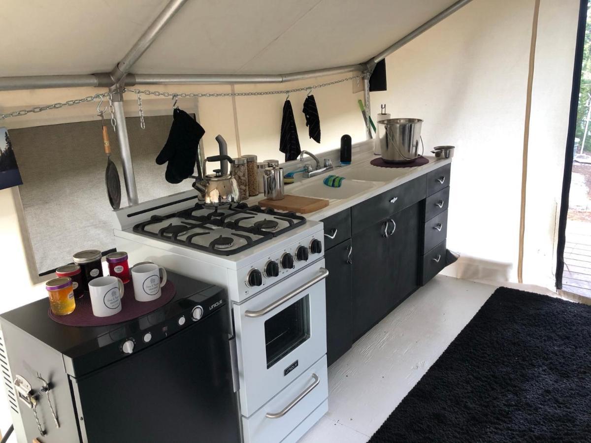 Hotel Vines And Puppies Glamping Hideaway à Jade City Extérieur photo