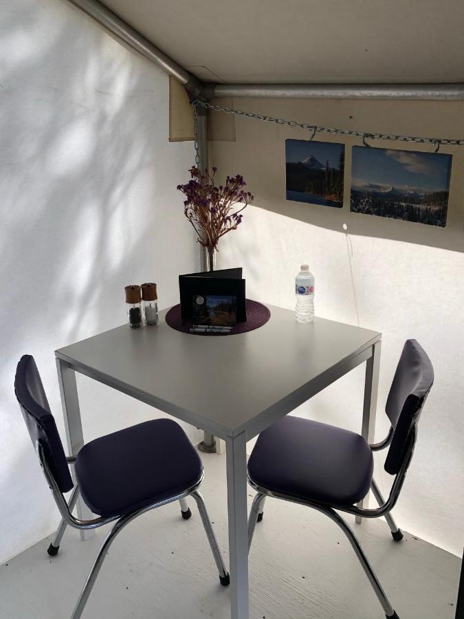 Hotel Vines And Puppies Glamping Hideaway à Jade City Extérieur photo